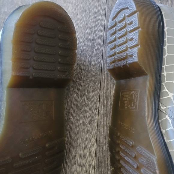 Dr. Martens Gray Crocodile Pattern Oxfords - Picture 5 of 8